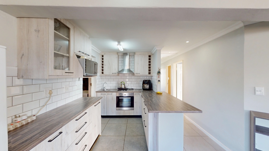2 Bedroom Property for Sale in Admirals Park Western Cape